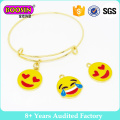 Vente en gros Bracelet personnalisé Emoji Charm en Zinc Alloy Material